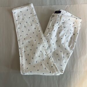 NYDJ White Jeans with Navy Anchor Pattern